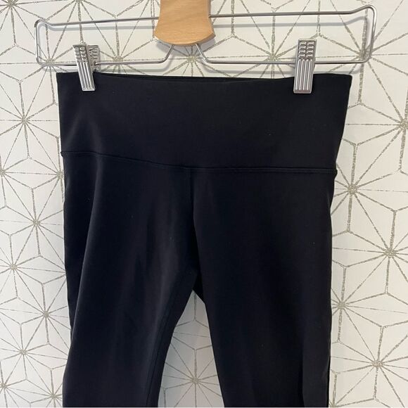 Lululemon Black Wunder Under Crop 21” - Picture 3 of 7
